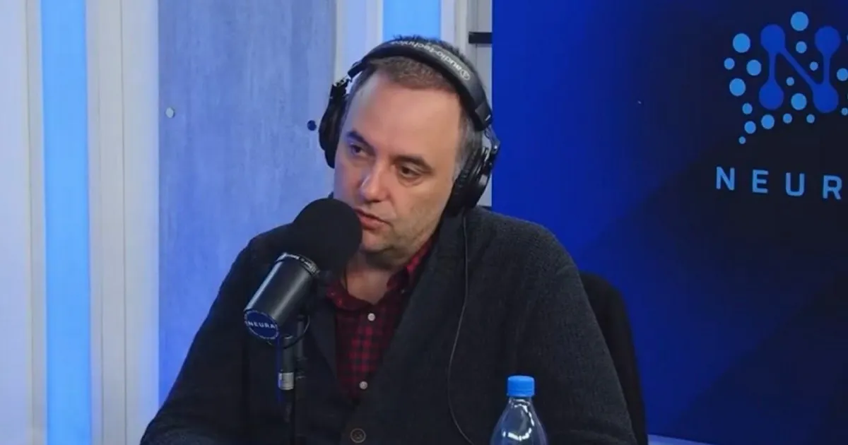 Adorni envía un mensaje envenenado a Milei: 'Pegarme a mí es lastimarlo a él'