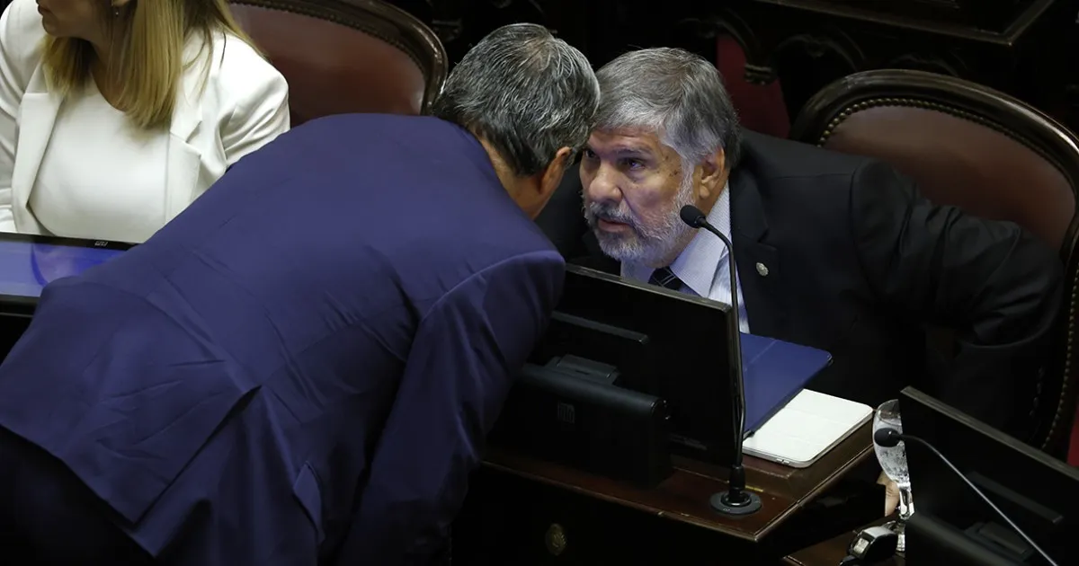 Conflicto en el bloque peronista: Mayans y Corpacci enfrentan la pérdida de la vicepresidencia del Senado