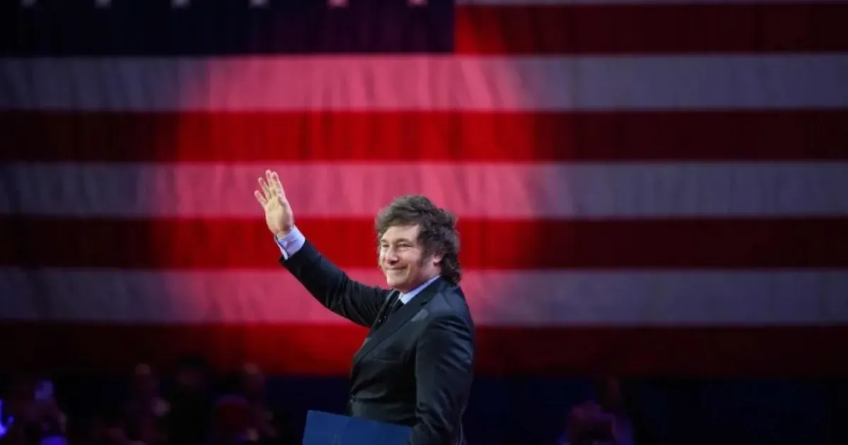 Milei cancela su viaje a Estados Unidos y delega en Sturzenegger