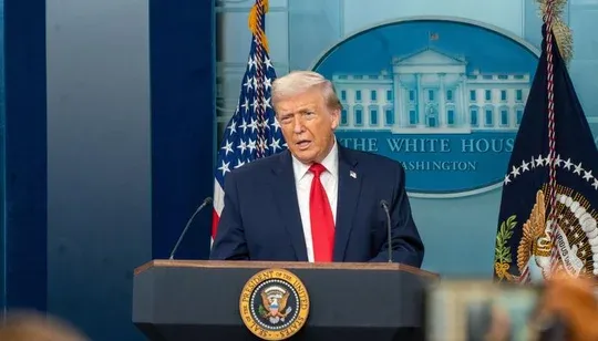 Trump amenaza a Irán con "muerte, fuego y furia" tras ataque en el estrecho de Ormuz