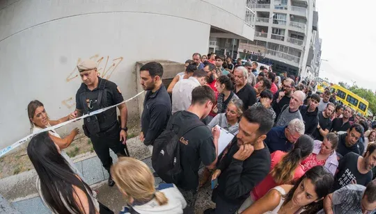 Derrumbe en Parque Patricios: inquilinos y propietarios acceden a sus departamentos