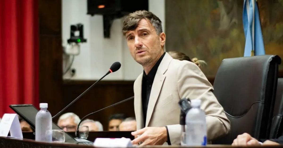 Controversia en Morón por millonaria contratación de Ghi a empresa vinculada a Lammens y Albistur