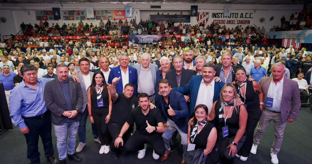 Tapia y Toviggino consolidan su poder en cumbre con más de 2 mil dirigentes en Córdoba