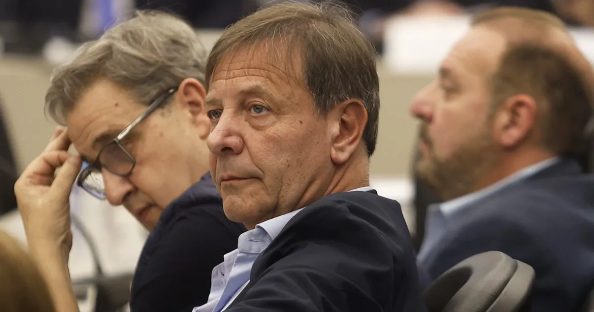 Zago tensa la interna oficialista y afirma que si Milei decide, Adorni ya no estaría