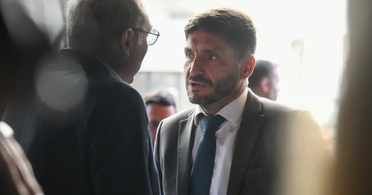 Caputo vuelve a cuestionar a Pullaro por no liquidar los dólares de los préstamos