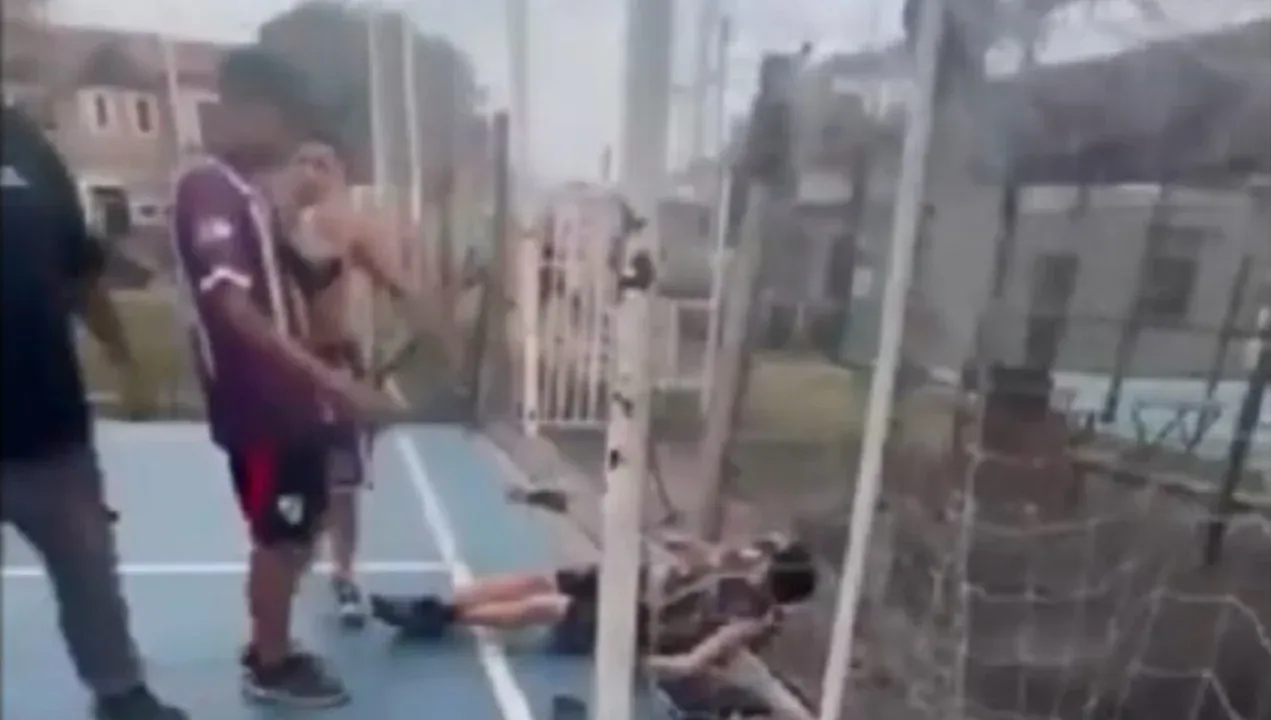 Mariano Acosta: dos hermanos arrestados por golpiza a un joven en cancha de fútbol