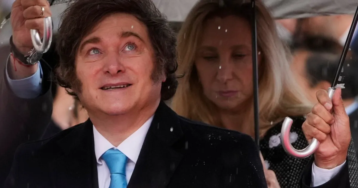 Karina Milei busca el control total y enfrenta a Santiago Caputo