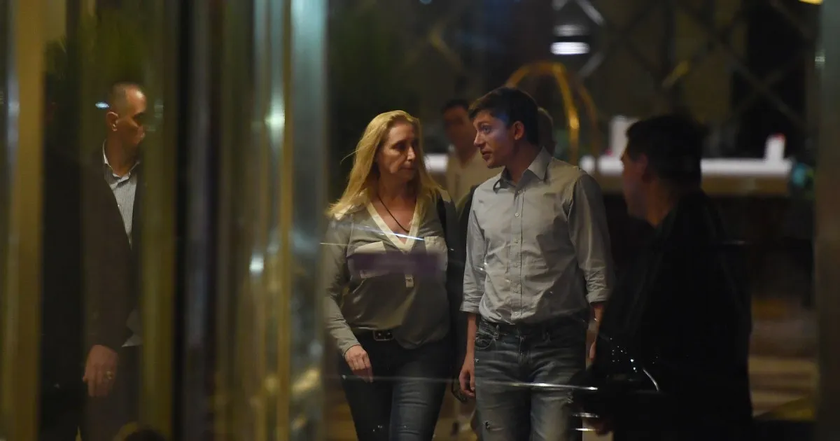 Un "empate nuclear" entre Karina y Santiago complica la situación de Adorni