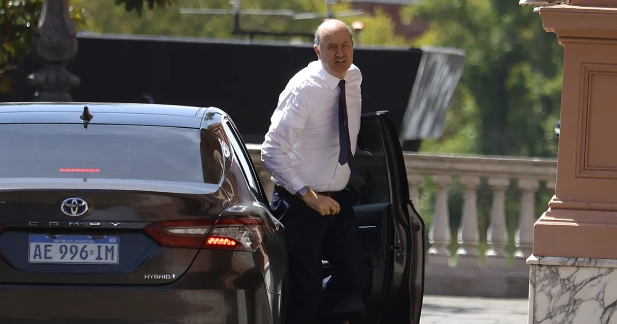 Asociaciones entre Sturzenegger y el ingreso de Scatturice en Gimnasia