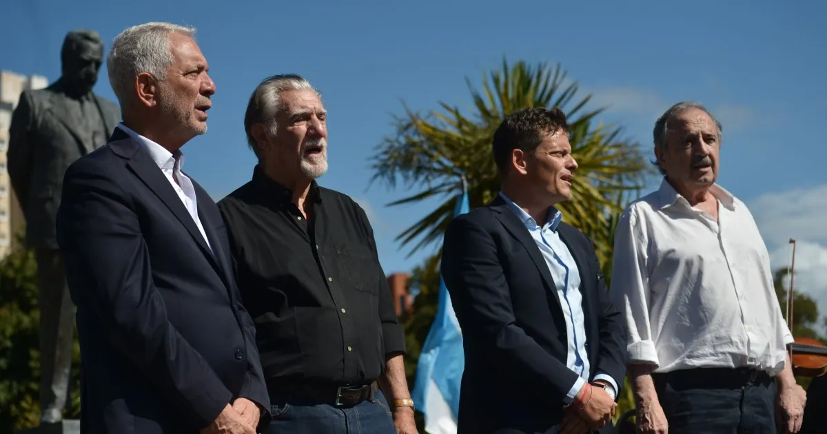 Alak busca consensos amplios con los radicales para enfrentar a Milei