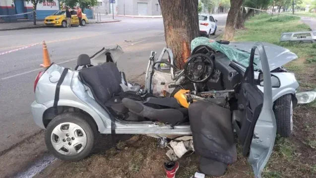 Accidente en Córdoba: dos muertos y cinco heridos tras choque de un auto con alcohol