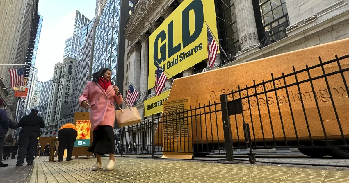 El oro se afianza por encima de los USD 5.000 y se debate si es momento de invertir