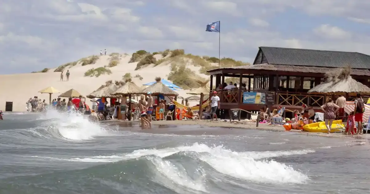La playa más hermosa de Argentina se encuentra en Río Negro, según la IA