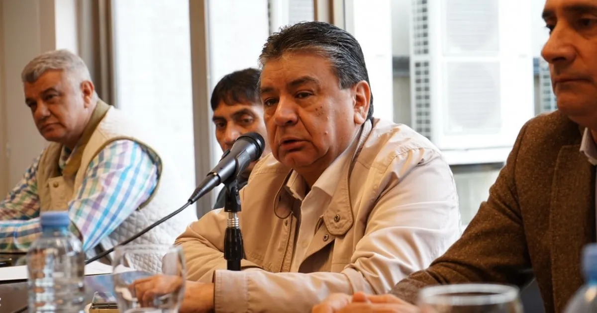 Responsabilizan a Uatre por el conflicto en el puerto de Quequén que frena la salida de granos