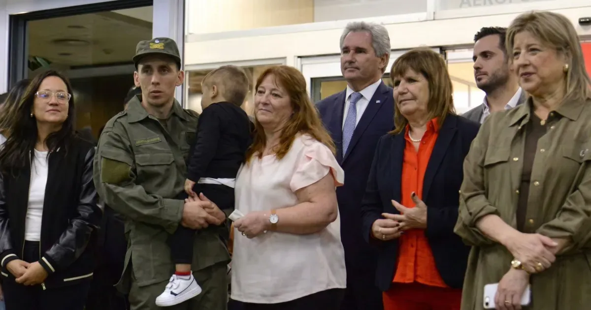 Patricia Bullrich se reúne con Nahuel Gallo en el Senado en medio de la polémica con la AFA
