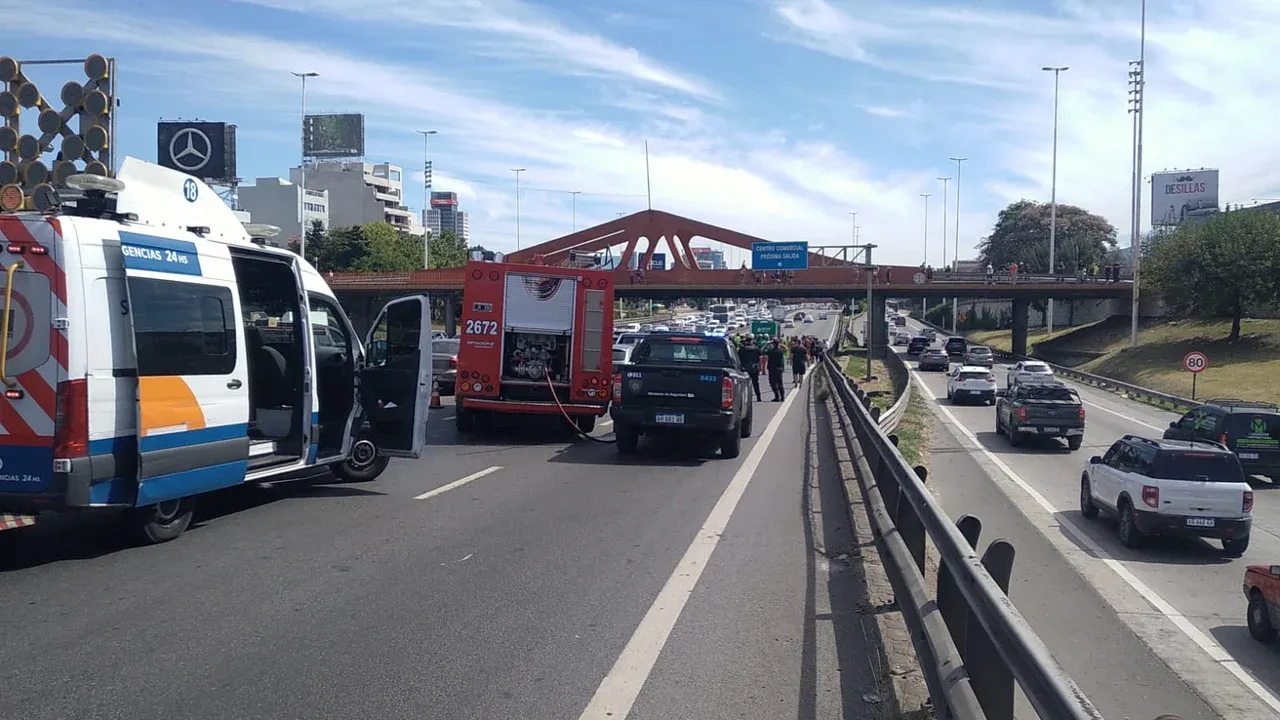 Accidente en General Paz: siete autos chocan y hay 12 heridos