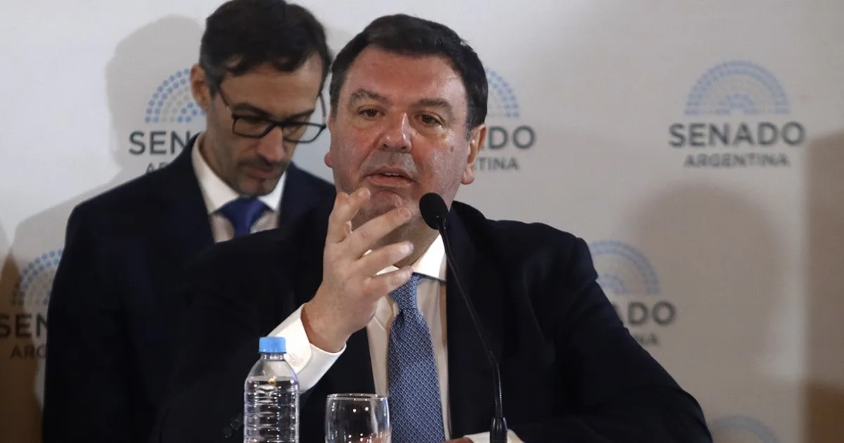 Mahiques libera el pliego de Ponte y podría mejorar la situación de Adorni