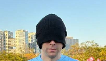 Nahuel Gallo reclama por la liberación de presos políticos en Venezuela tras correr en Buenos Aires